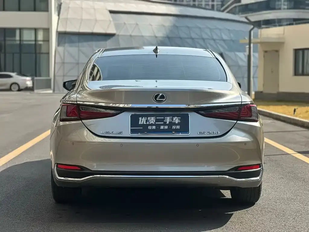 Lexus ES — фото 3