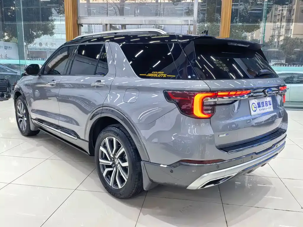 Ford Explorer 2023 из CN, фото 3