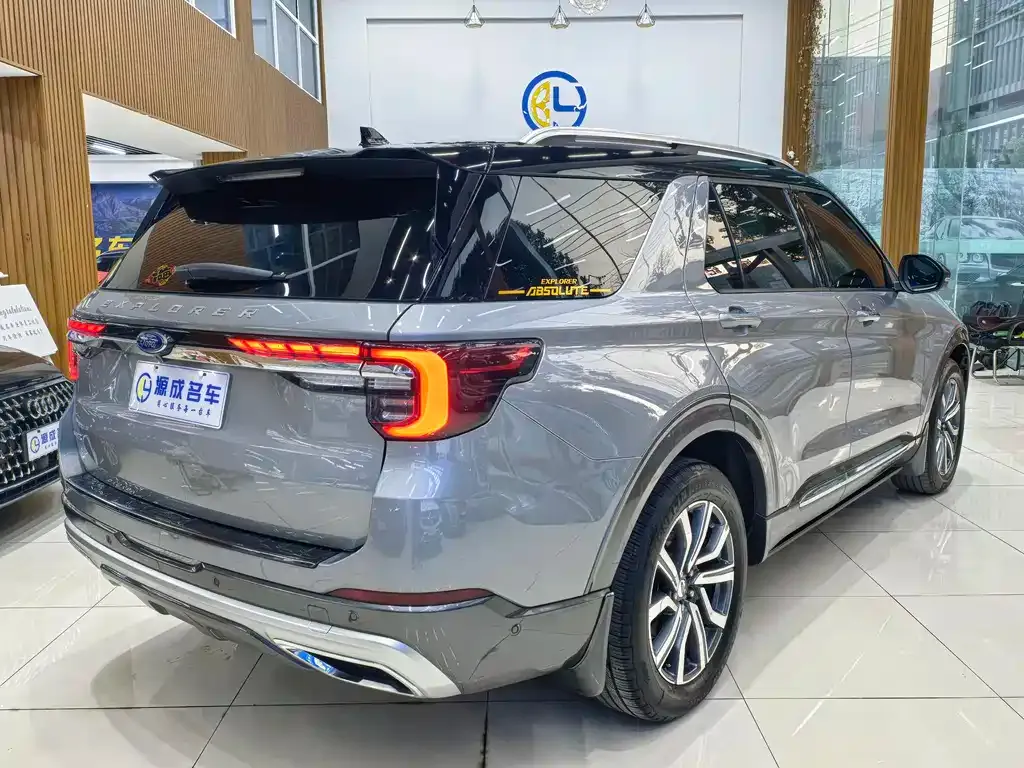 Ford Explorer 2023 из CN, фото 6