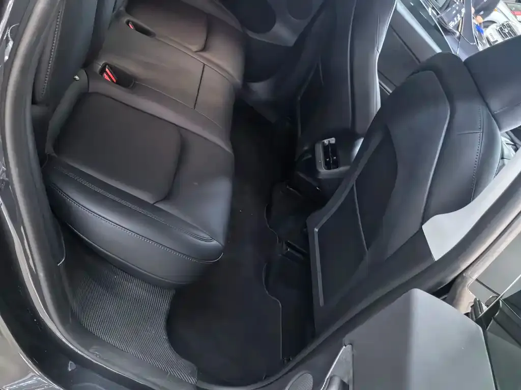 Tesla Model Y 2024 из CN, фото 7