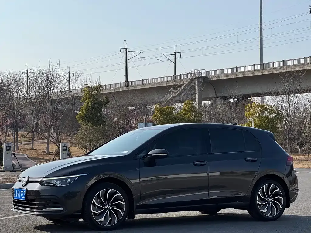 Volkswagen Golf 2022 из CN, фото 1