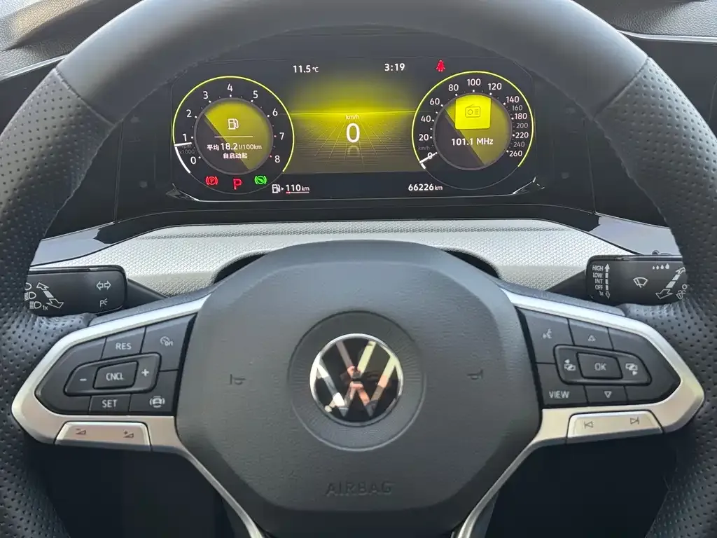 Volkswagen Golf 2022 из CN, фото 8