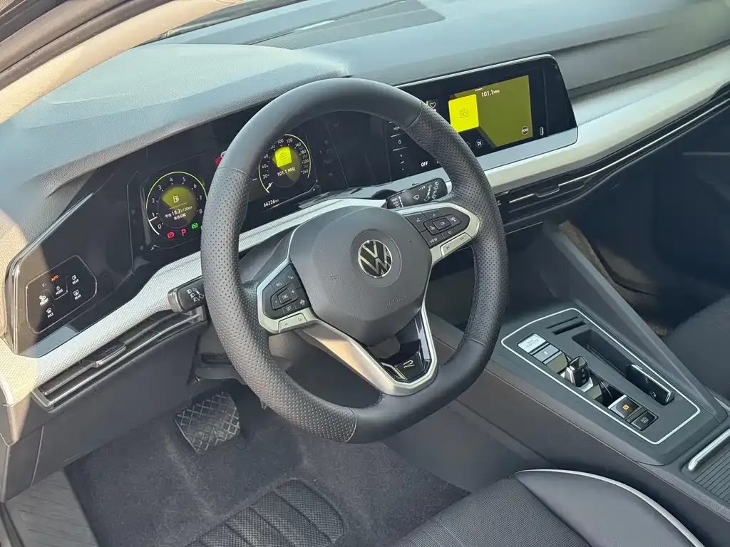 Volkswagen Golf 2022 из CN, фото 4