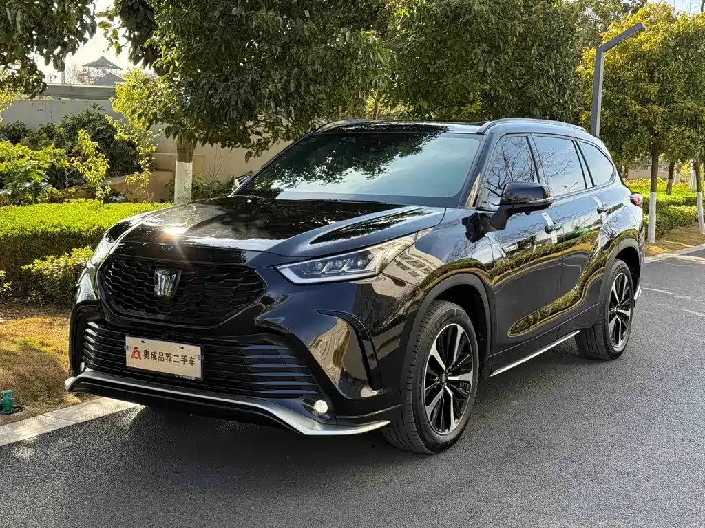 Toyota Crown Kluger 2021 из CN, фото 1