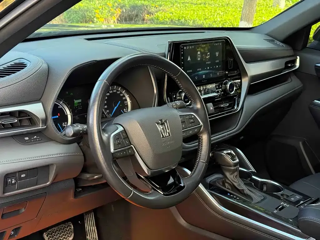Toyota Crown Kluger 2021 из CN, фото 8