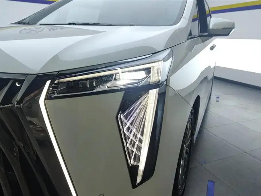 GAC Motor Trumpchi M8 — фото 10