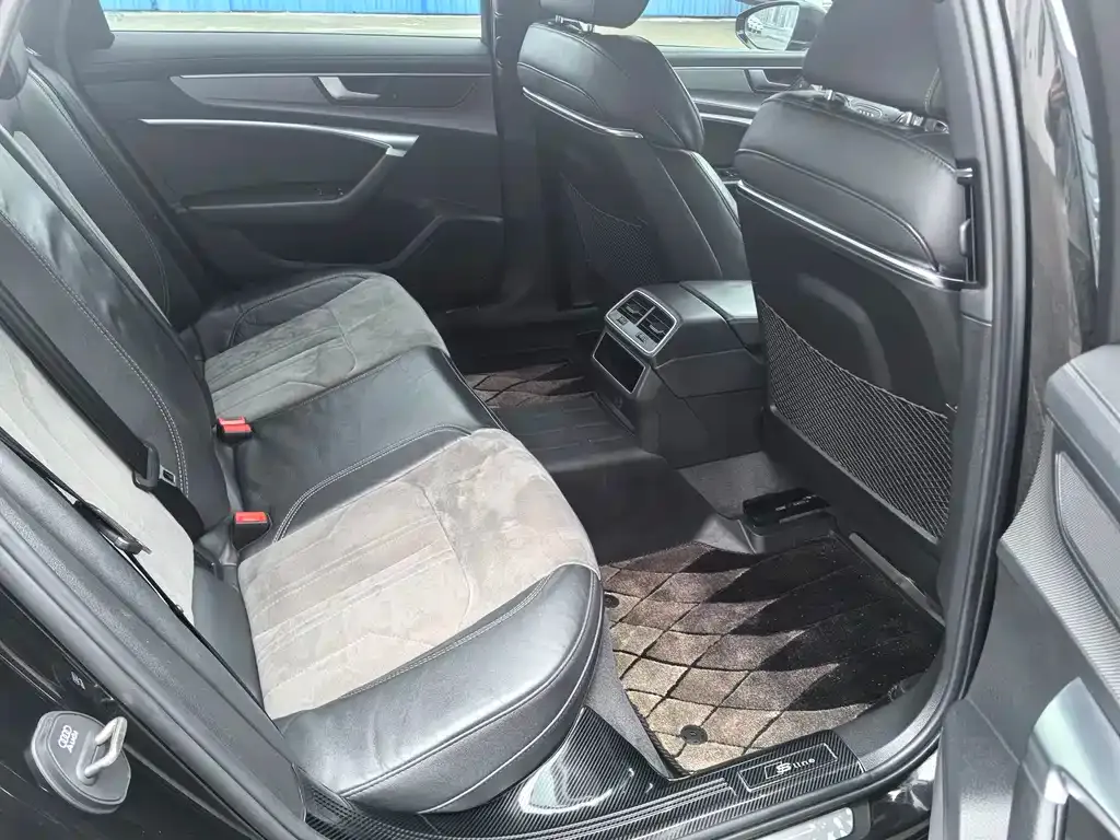 Audi A6L 2022 из CN, фото 4