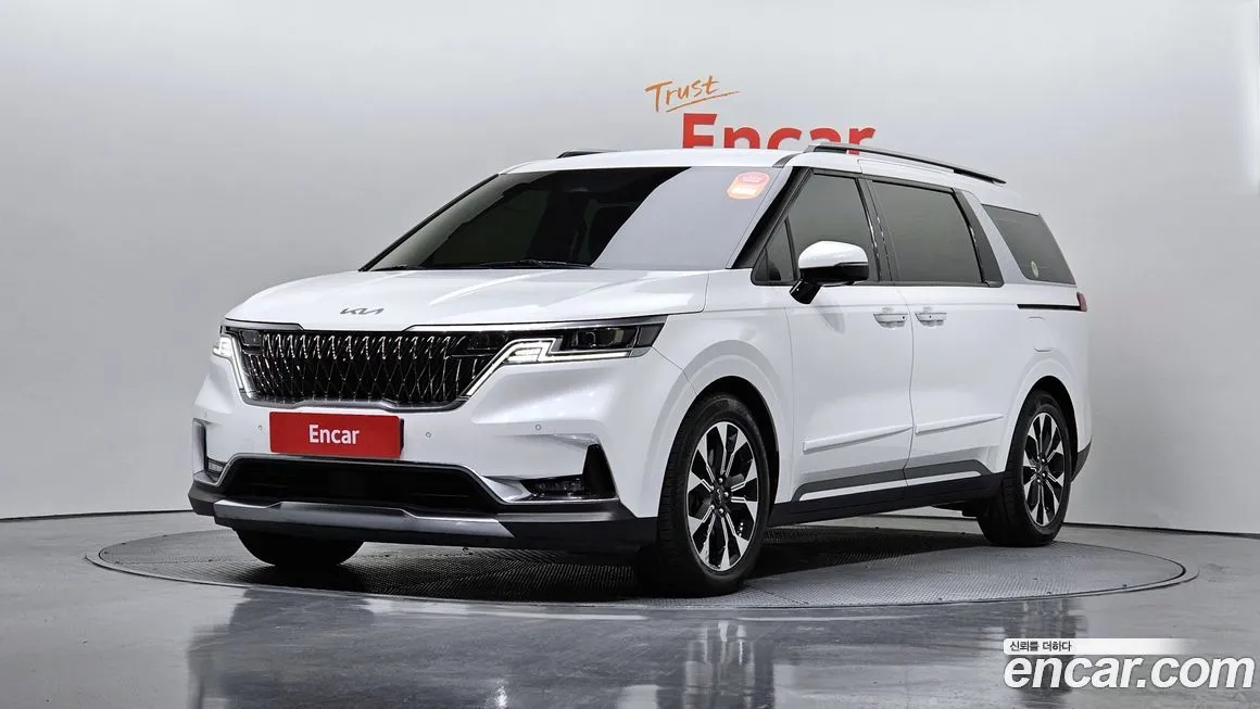 Kia Carnival — фото 1
