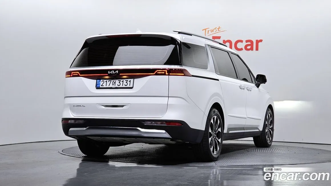 Kia Carnival — фото 5