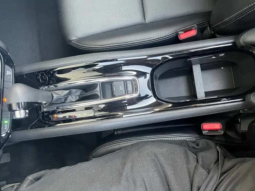 Honda Vezel 2021 из CN, фото 10