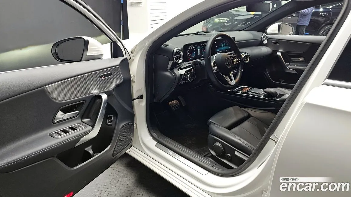 Mercedes-Benz A-Class — фото 10