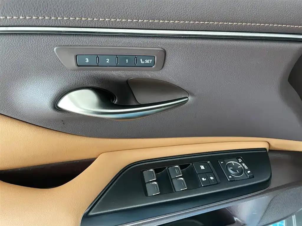 Lexus ES 2021 из CN, фото 6