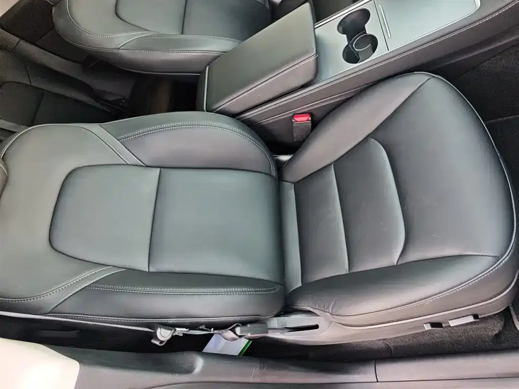 Tesla Model Y 2023 из CN, фото 5