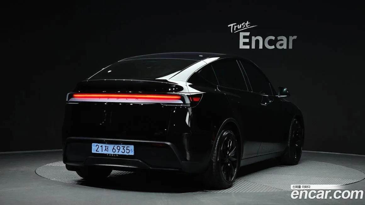 Tesla Model Y 2025 из KR, фото 2
