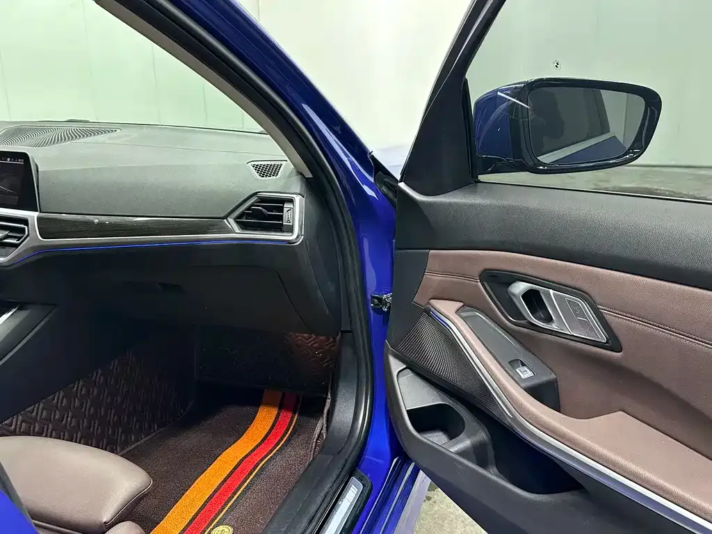 BMW 3 Series 2021 из CN, фото 7