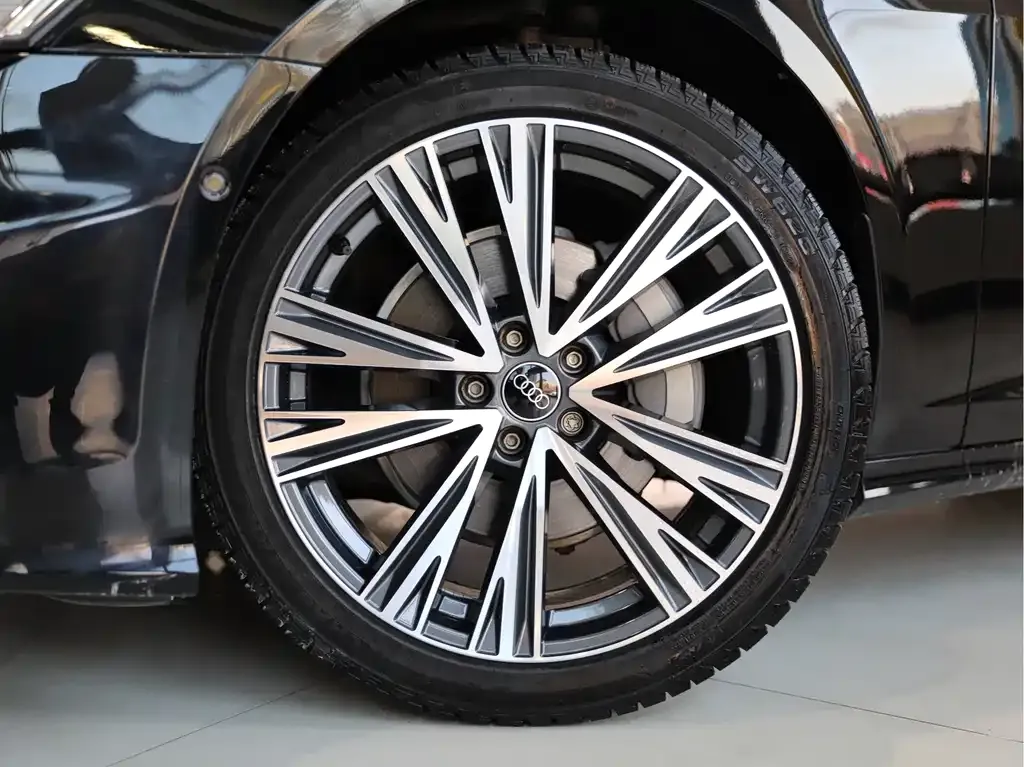 Audi A6L 2023 из CN, фото 9