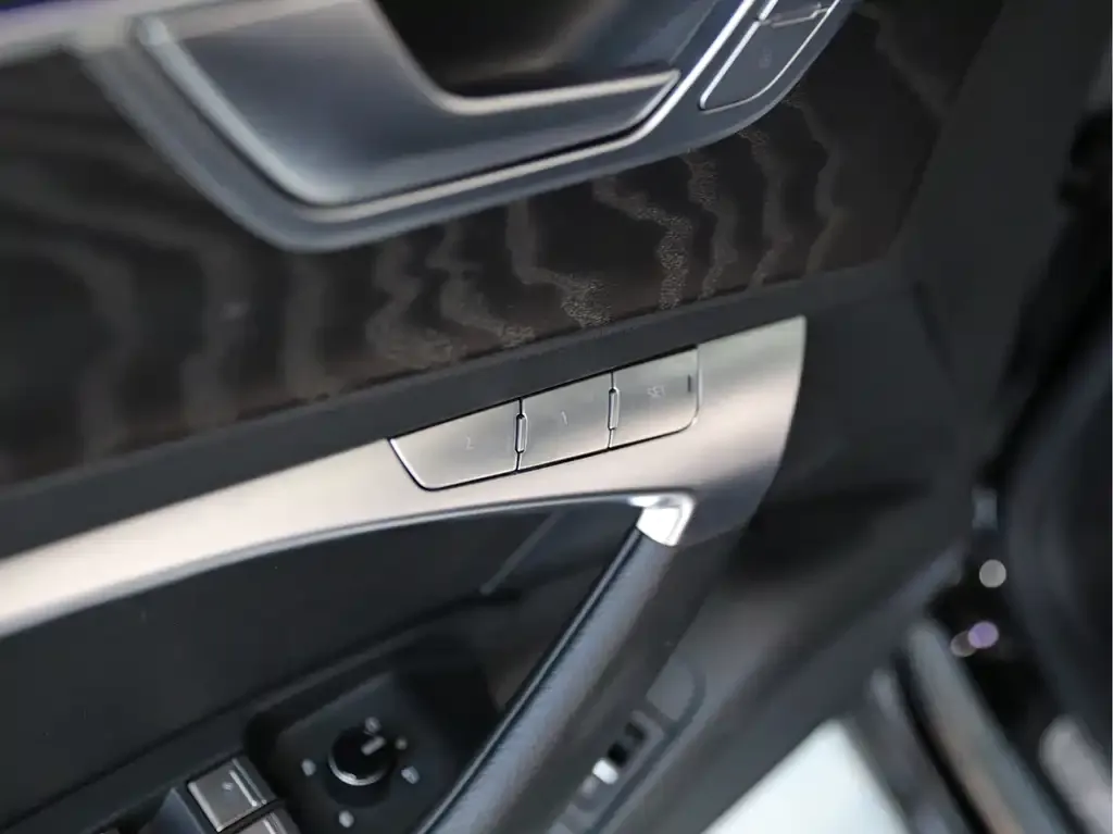 Audi A6L 2023 из CN, фото 6
