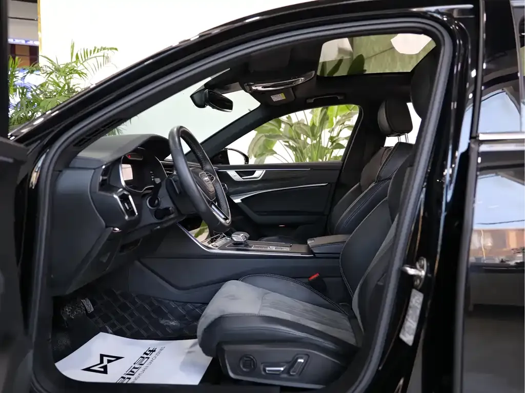 Audi A6L 2023 из CN, фото 10