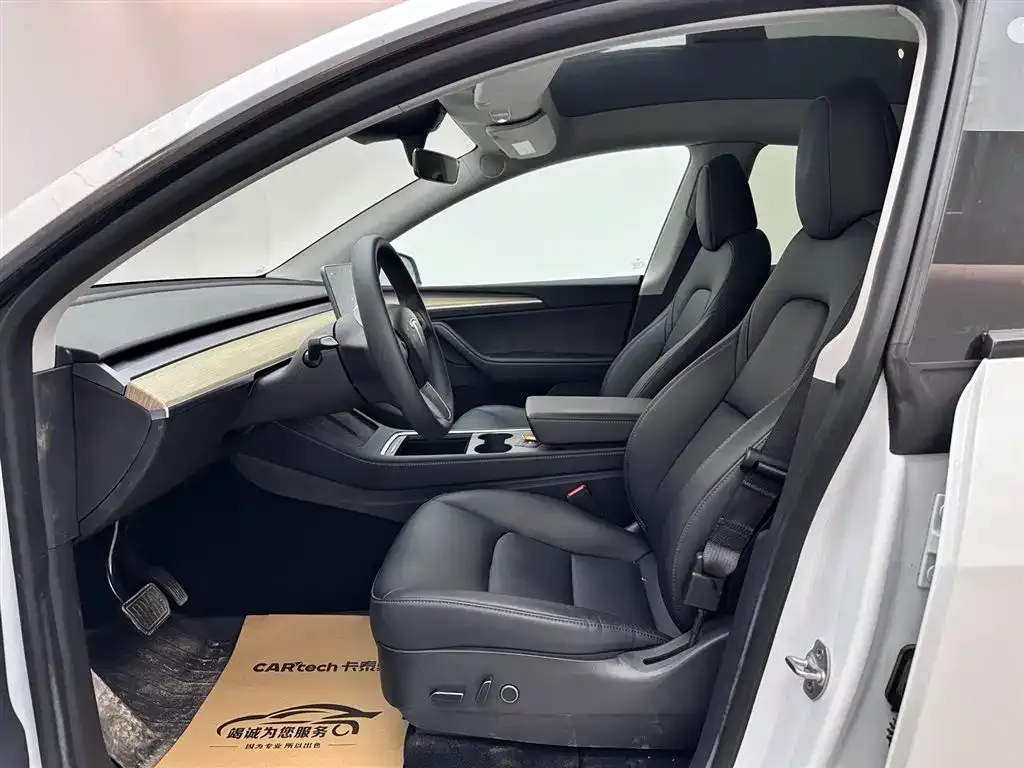 Tesla Model Y 2023 из CN, фото 7