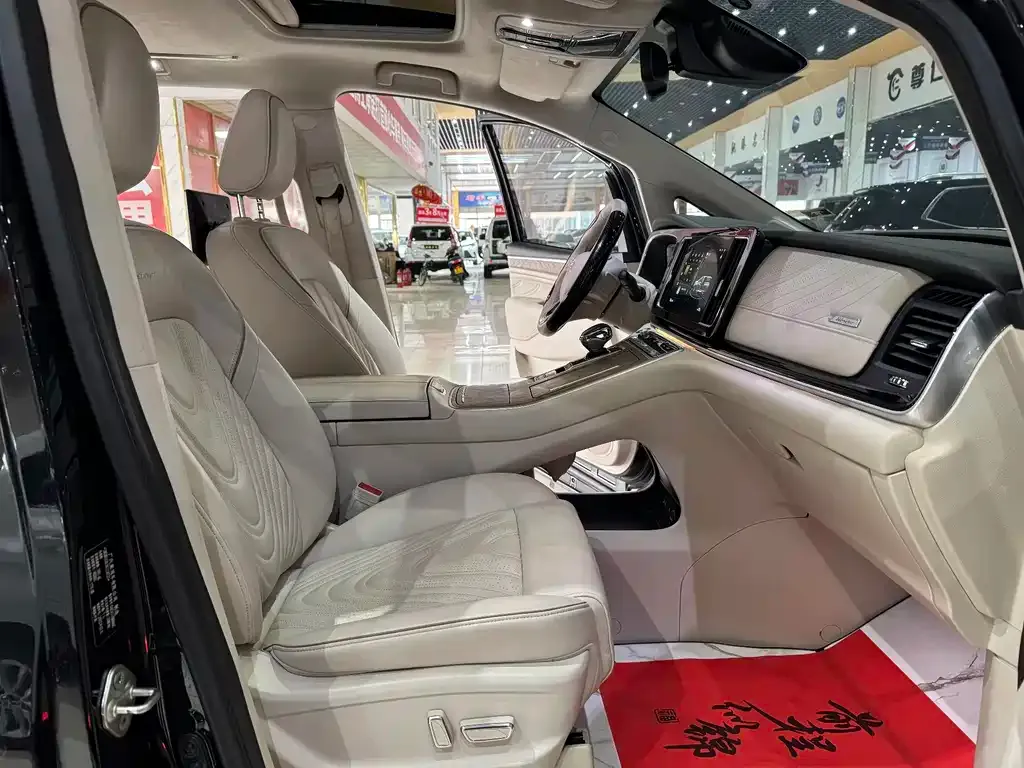 GAC Motor Trumpchi M8 — фото 7