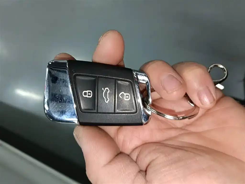Volkswagen Passat 2021 из CN, фото 2