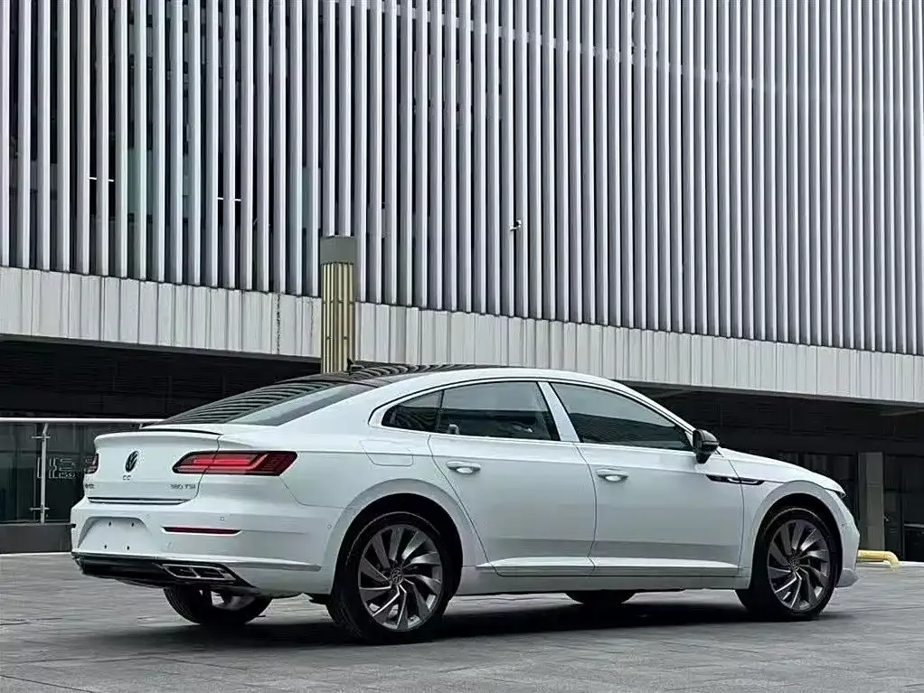 Volkswagen CC 2022 из CN, фото 4