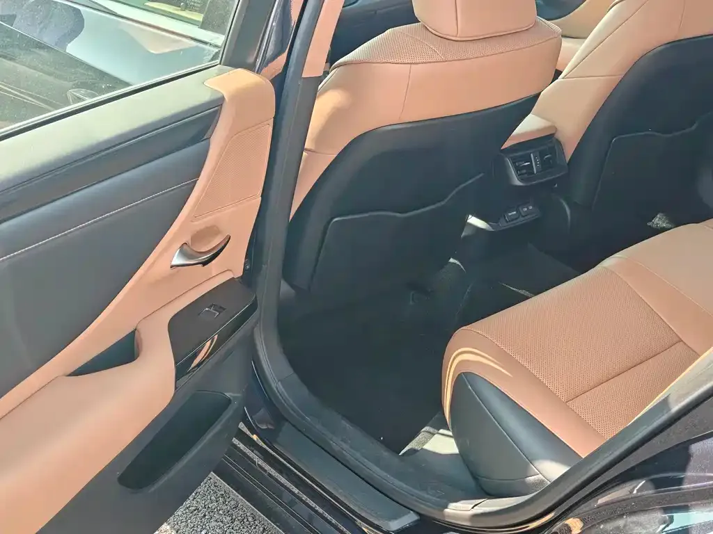 Lexus ES 2024 из CN, фото 4