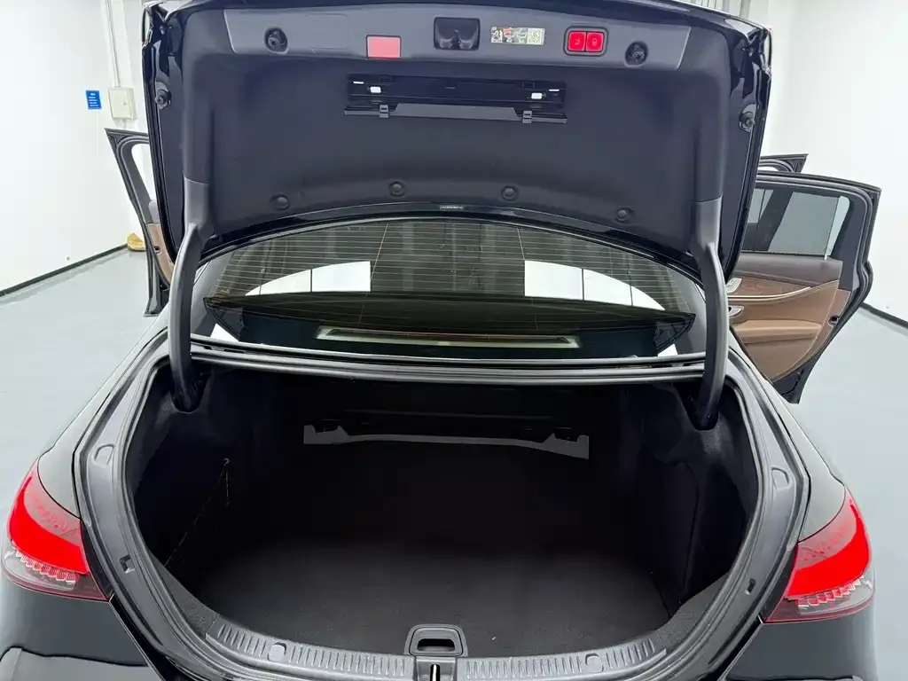 Mercedes-Benz E-Class 2023 из CN, фото 7