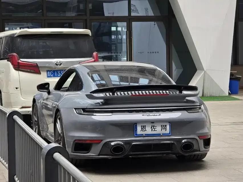Porsche 911 2023 из CN, фото 6