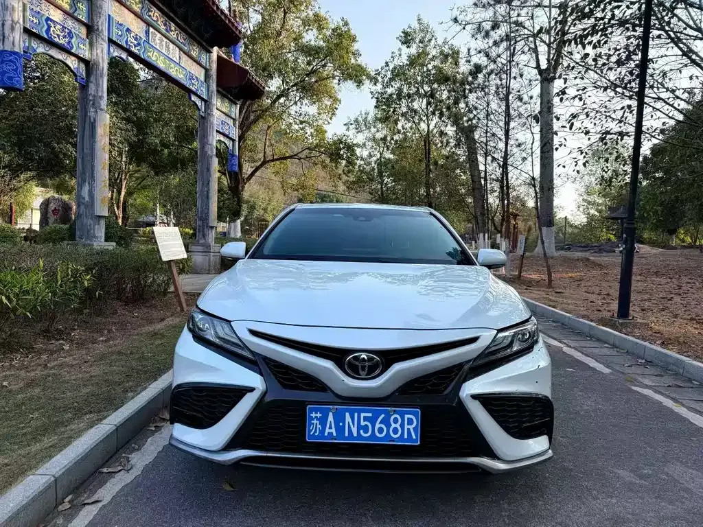 Toyota Camry 2022 из CN, фото 9
