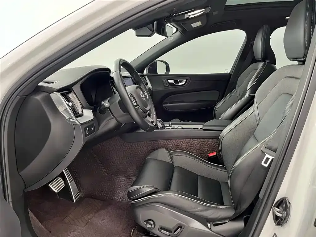 Volvo XC60 2022 из CN, фото 9