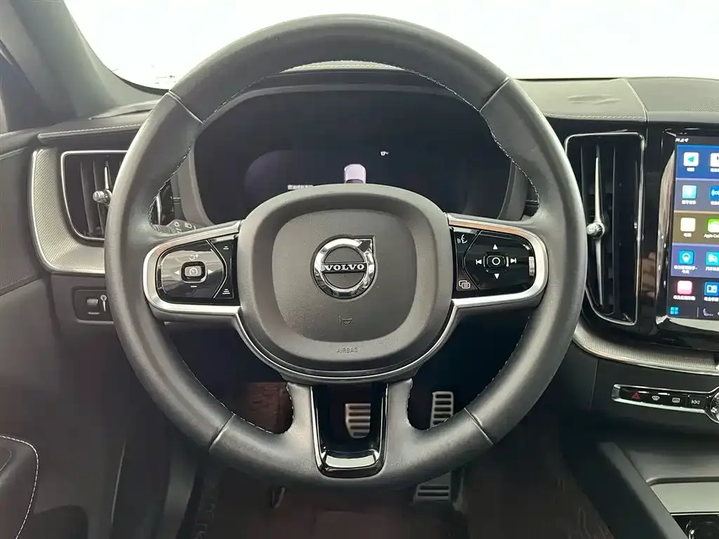 Volvo XC60 2022 из CN, фото 8