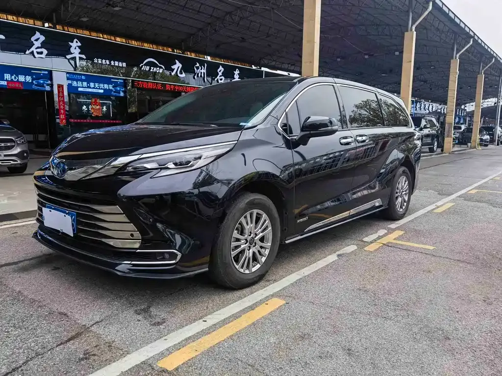 Toyota Sienna 2022 из CN, фото 1
