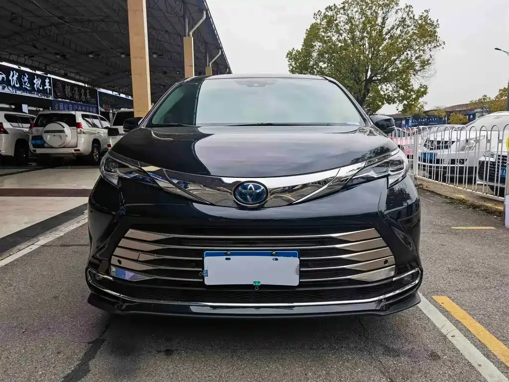 Toyota Sienna 2022 из CN, фото 4