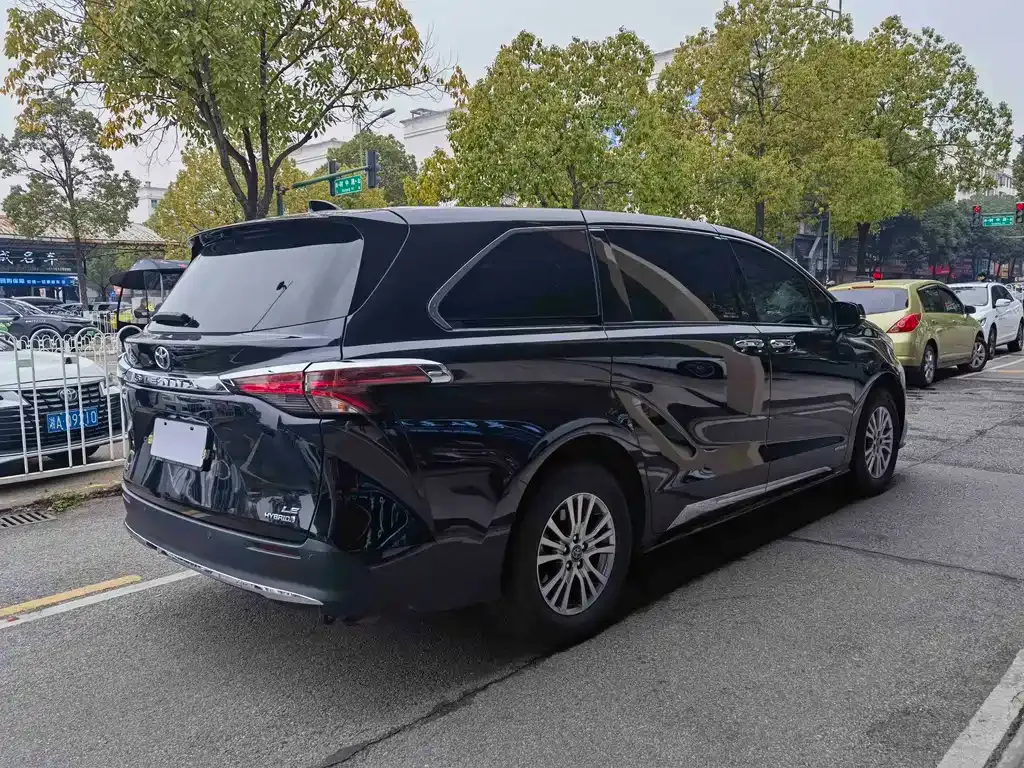 Toyota Sienna 2022 из CN, фото 8
