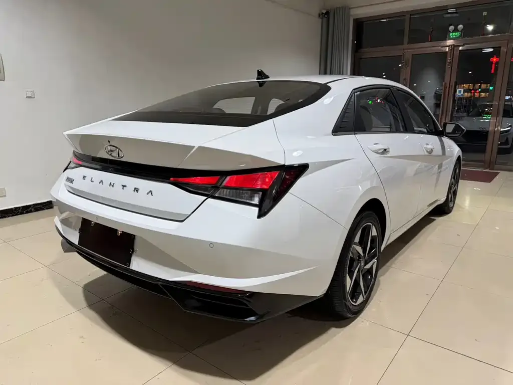Hyundai Elantra 2022 из CN, фото 2