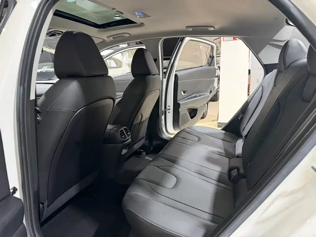 Hyundai Elantra 2022 из CN, фото 6