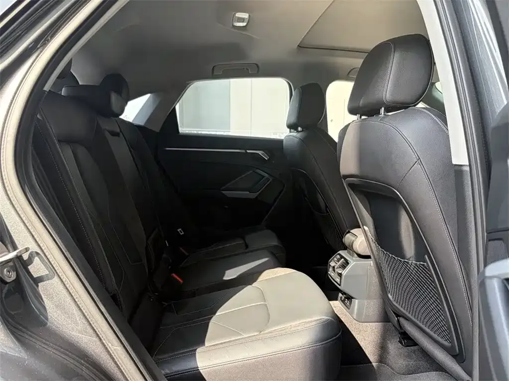 Audi Q3 Sportback 2023 из CN, фото 5