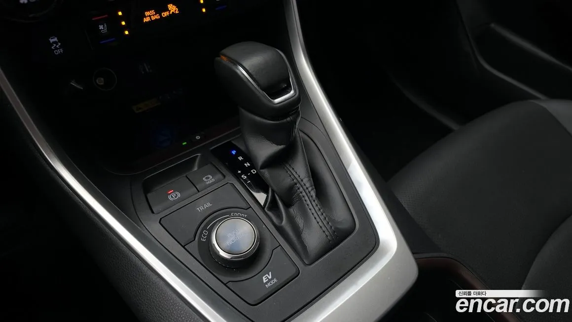 Toyota RAV4 2024 из KR, фото 4