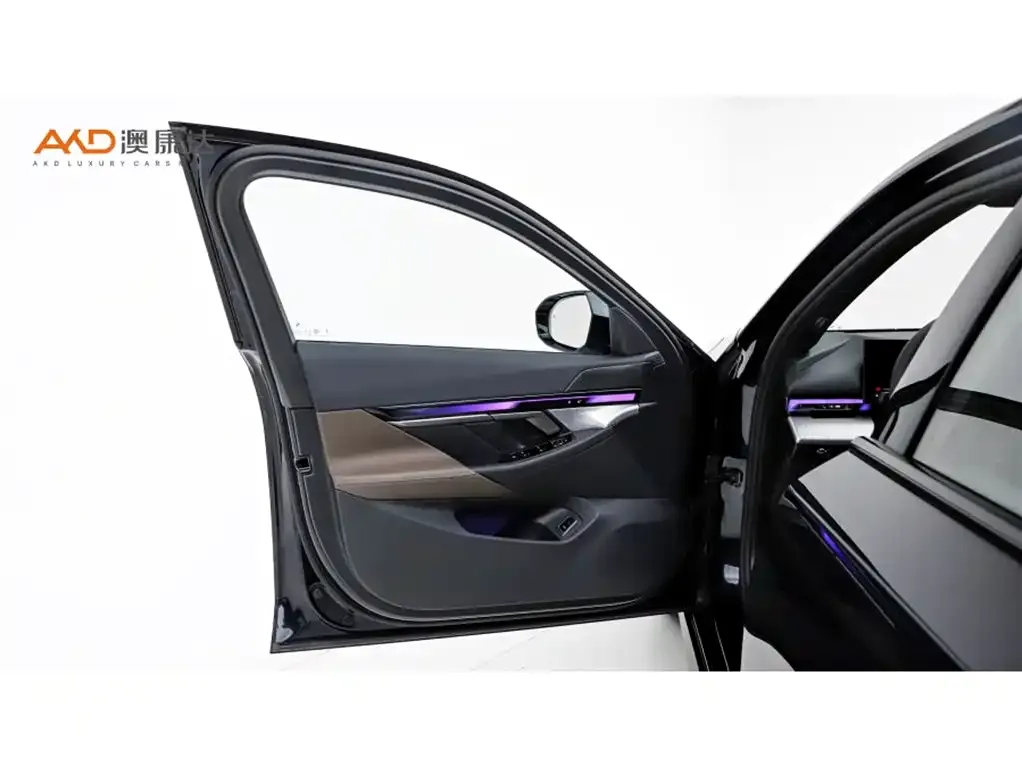 BMW 5 Series (Import) 2025 из CN, фото 7