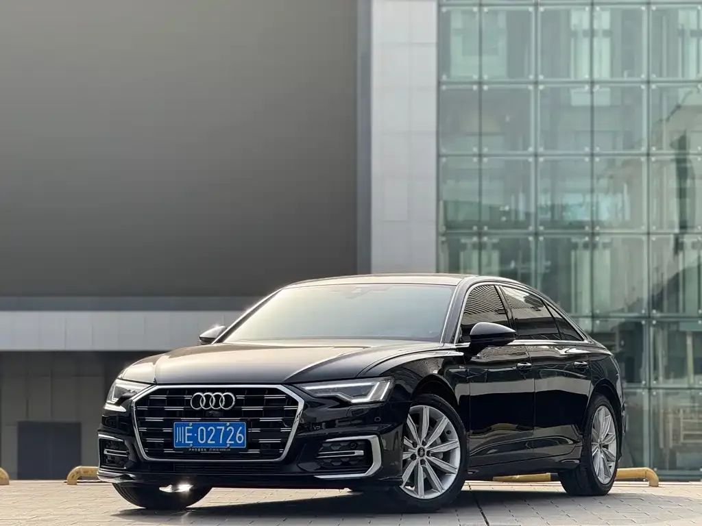 Audi A6L — фото 1