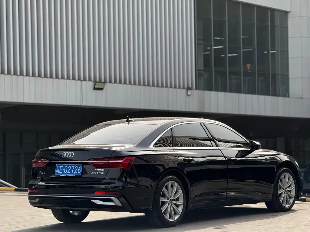 Audi A6L — фото 5