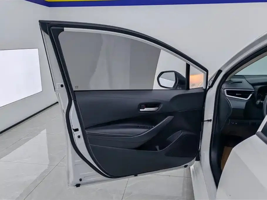 Toyota Corolla 2021 из CN, фото 5