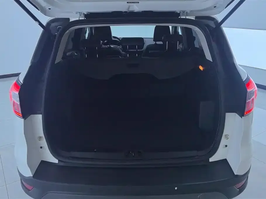 Ford Kuga 2021 из CN, фото 8