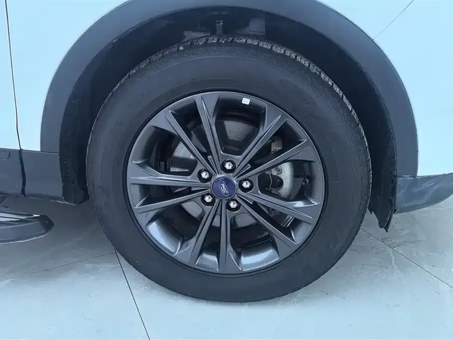 Ford Kuga 2021 из CN, фото 2