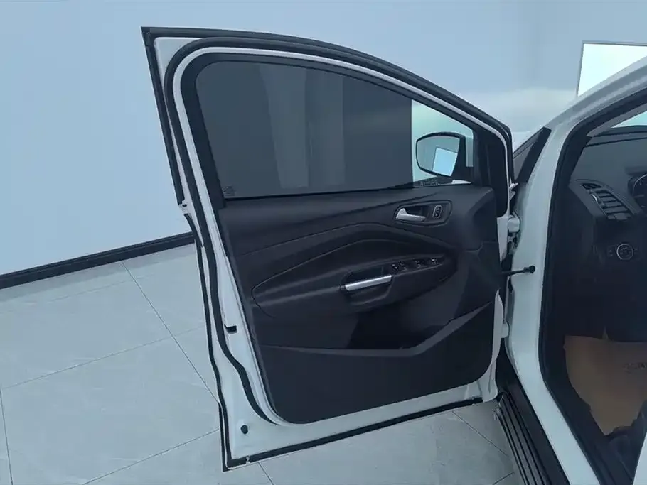 Ford Kuga 2021 из CN, фото 6