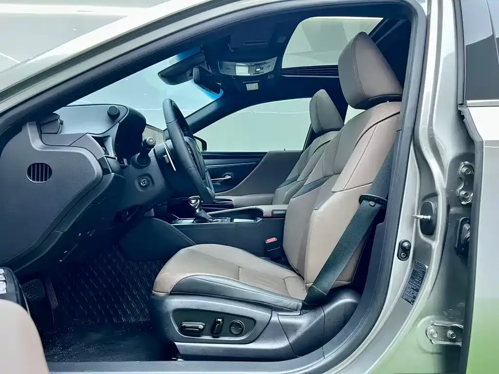 Lexus ES 2023 из CN, фото 2
