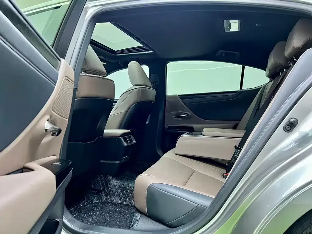 Lexus ES 2023 из CN, фото 5