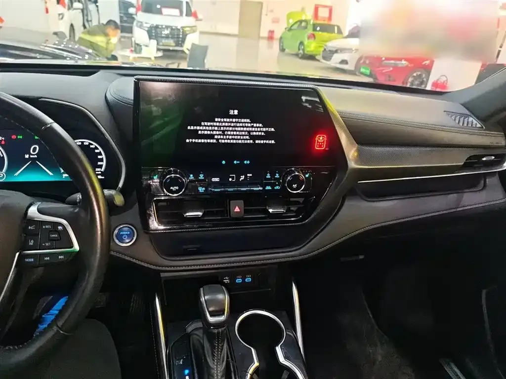Toyota Crown Kluger 2022 из CN, фото 6