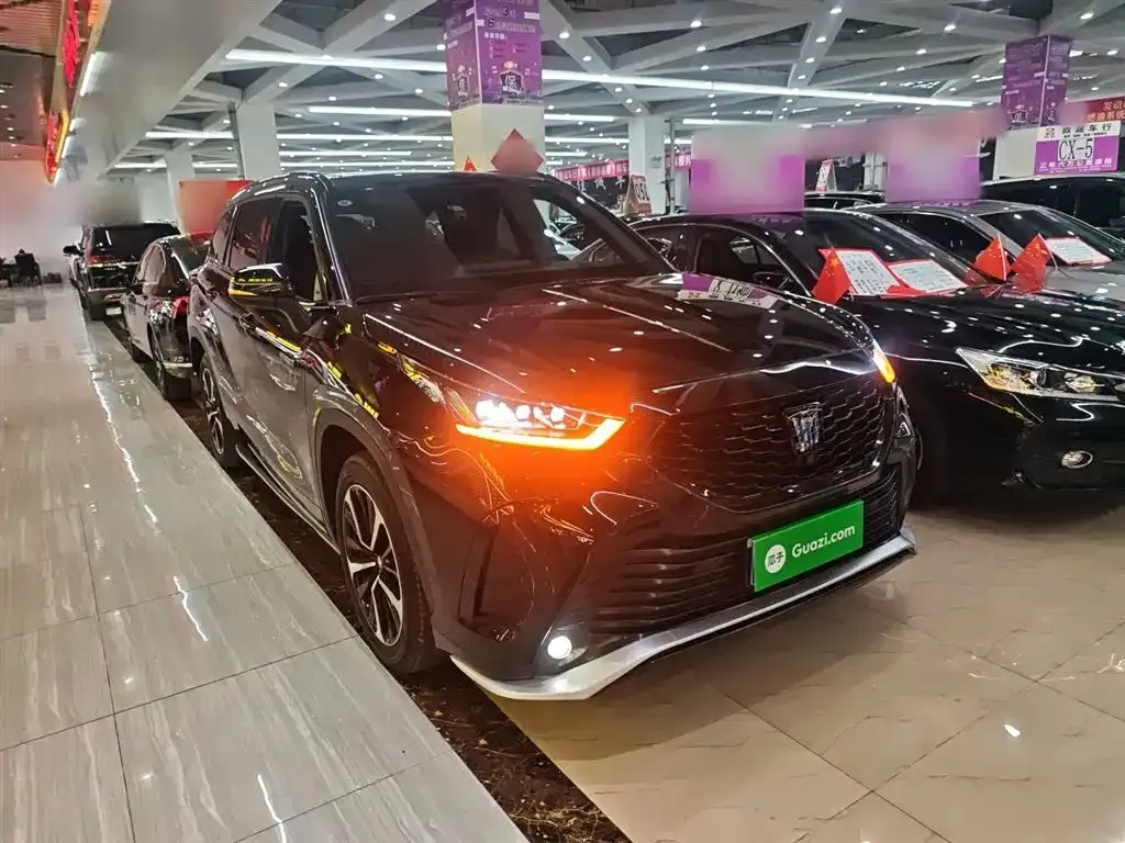 Toyota Crown Kluger 2022 из CN, фото 2